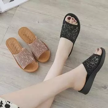 Летние тапочки 2025 года с мягкой нескользящей подошвой для женщин среднего и пожилого возраста 36 золотой