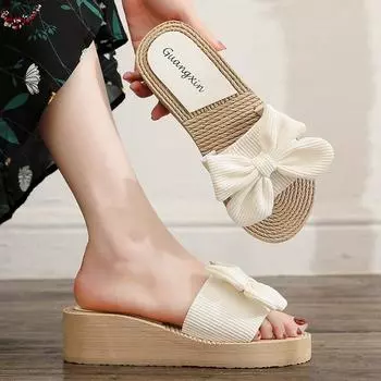 Летние тапочки большого размера с бантом, однотонные, женские, на танкетке, пляжные тапочки 35 белый