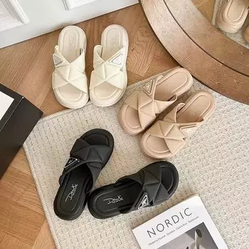 Летние туфли Cloud для женщин 2024 года, высокие женские тапочки, черные шлепанцы, толстые наружные сандалии на платформе, мягкие, удобные и элегантные 36