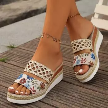 Летние туфли на танкетке женские брендовые сандалии на плоской подошве с открытой пяткой шлепанцы женская обувь 2025 тренд повседневные шлепанцы мода Zapatos Mujer 35