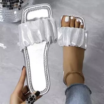 Летние женские серебряные плиссированные домашние и уличные шлепанцы на плоской подошве, новые корейские тапочки для женщин, сандалии, дизайнерская обувь 36