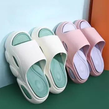 Летние женские тапочки мягкие, удобные и на толстой подошве для домашнего использования.. Они не скользят, не имеют запаха и подходят для внешнего ношения. 35-36 белый