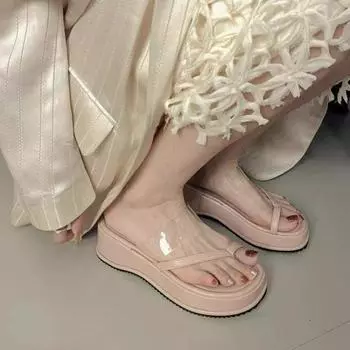 Летние женские тапочки на платформе 2024 года с открытым носком, женские прозрачные тапочки из ПВХ на танкетке, женская повседневная обувь, женские сандалии, шлепанцы 35