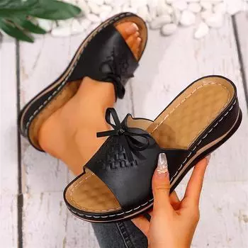 Летние женские тапочки на толстой подошве, большого размера, широкая полоска, с прямым покатым каблуком, нескользящие и удобные тапочки 36 чёрный