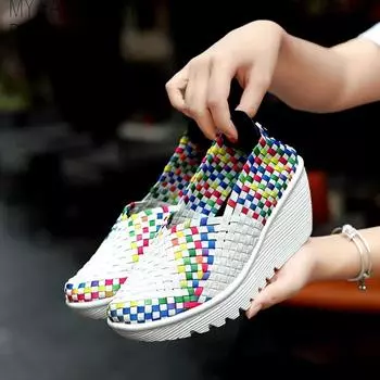 Летние женские туфли больших размеров 35-42 для женщин 2024 года на танкетке, кроссовки на платформе, модные плетеные женские мокасины с открытым носком, повседневная обувь 35 разноцветный