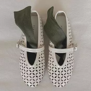 Летние женские туфли на плоской подошве, удобные женские рабочие туфли с пряжкой и полым каблуком, модные пляжные туфли для взрослых и девочек 35 белый