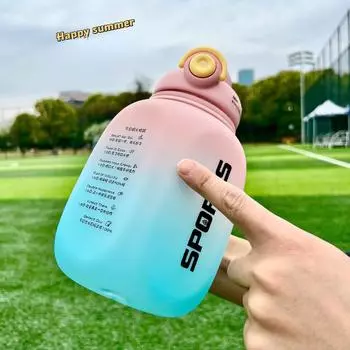 Летний чайник большой емкости, устойчивый к высоким температурам, соломенный портативный портативный пластиковый стаканчик для спорта на открытом воздухе, стакан для воды 1600ML