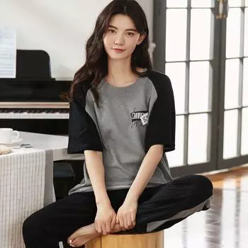 Летний женский наряд из дышащего хлопка со свободным кроем, короткими рукавами и длинными брюками M