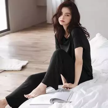 Летняя корейская версия тонкого женского костюма с короткими рукавами из шелка Ice Silk, повседневный костюм из двух частей, футболка с короткими рукавами, классные брюки 4XL чёрный
