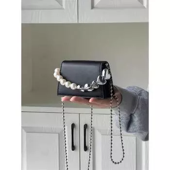 Летняя мини-сумка женская 2024 модная сумка через плечо с цепочкой премиум-фактуры нишевая универсальная маленькая квадратная сумка bag + shoulder strap чёрный