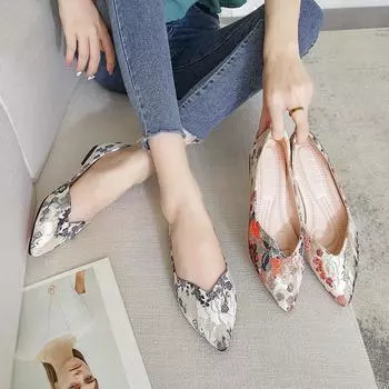 Летняя мода Мягкая подошва Плоская обувь Ретро остроносые туфли Плоская печать Элегантные повседневные женские туфли Мокасины 43 чёрный