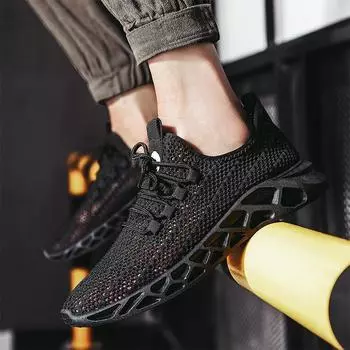 Летняя мужская обувь с открытой сеткой, дышащая повседневная обувь с летающей сеткой, новая модная обувь, легкая мужская обувь на мягкой подошве с сеткой 39 чёрный