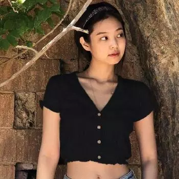 Летняя новая корейская ретро-белая футболка с V-образным вырезом и коротким топом для женщин с тонким свитером для девушек One size