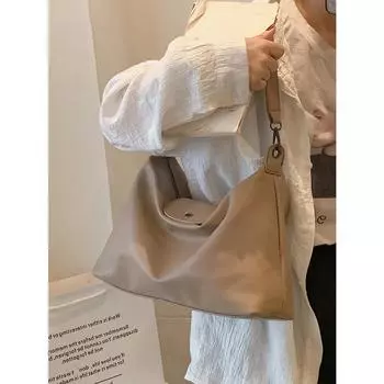 Летняя популярная женская сумка из искусственной кожи, новая однотонная повседневная сумка большой вместимости для женщин, простые сумки через плечо (20cm<Max Length<30cm)