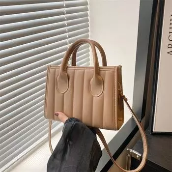 Летняя простая квадратная сумка с углублением 2024 года, женская, однотонная, модная, иностранная, повседневная, сумка-мессенджер через плечо чёрный