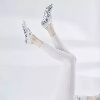 Летняя спортивная фитнес обувь больших размеров для тренировок, носки для йоги Accessible Luxury milk White