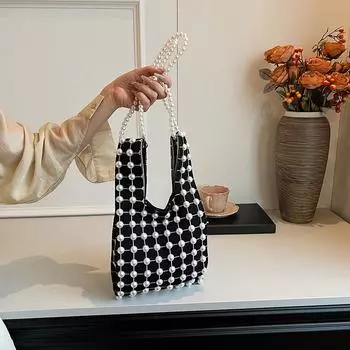 Летняя супер популярная маленькая сумка с жемчужной цепочкой для женщин, новая универсальная сумка через плечо на одно плечо для работы, маленькая сумка для переноски