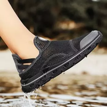 Лето 2023, новая верхняя одежда из дышащей сетки, устойчивая к запаху, нескользящая, пляжные виды спорта, уличная обувь двойного назначения Baotou с отверстиями 39