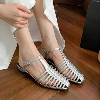 Лето 2024 года, новая модная верхняя одежда Baotou, высококачественные полые дышащие удобные женские сандалии на плоской подошве в стиле ретро 35 чёрный