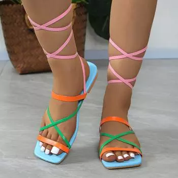 Лето 2024 года, новые женские разноцветные ремни, однотонные, квадратный носок, открытый носок, плоские сандалии, женская мода, повседневные пляжные сандалии 36 небесно-голубой