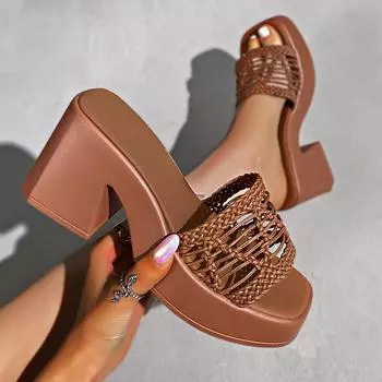 Лето 2025 года, новый стиль, одно слово, полые женские, большие размеры, толстый каблук, квадратная головка, крутые тапочки 35 чёрный