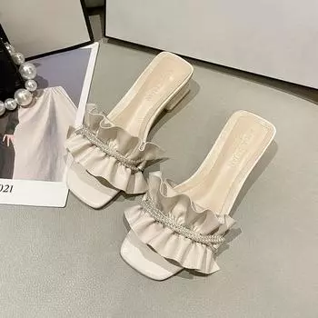 Лето 2025 новые тапочки на толстом каблуке с оборками и лиственным краем женская уличная обувь средний каблук открытый носок модные крутые тапочки на одной перемычке 35