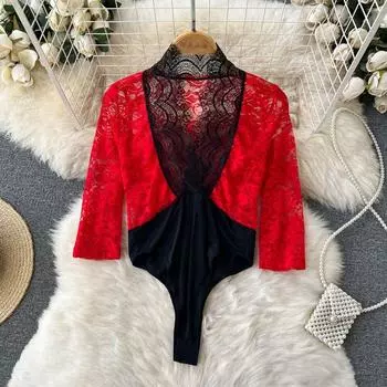 Летние стильные нишевые брюки Pure Desire с кружевными краями и контрастным цветом, с короткими рукавами и v-образным вырезом, сексуальные цельные брюки One Size красный