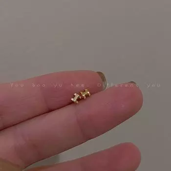 Letter Female Classy Earrings Sleep No Need to Take off Sterling Silver Needle Golden H smooth earrings (Silver Needle)