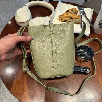 Lianghui Сумка для мобильного телефона из мягкой кожи Женская красная сумка через плечо Большая вместимость Маленькая сумка для прогулок 2025 Новая мини-сумка-ведро Matcha green