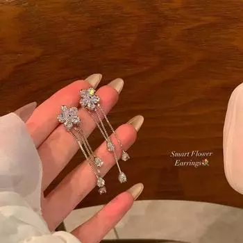 Личность Темперамент Цветочные Кисточки Серьги Легкие Роскошные Нишевые Дизайн Sense Премиум Серьги-гвоздики Серьги Женские