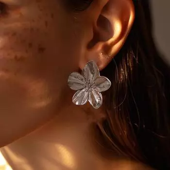 Лидер продаж 2024 года, винтажные серьги-гвоздики с цветком для женщин, позолоченные 18-каратной нержавеющей стали, гипоаллергенные ювелирные изделия высокого качества, подарок на вечеринку