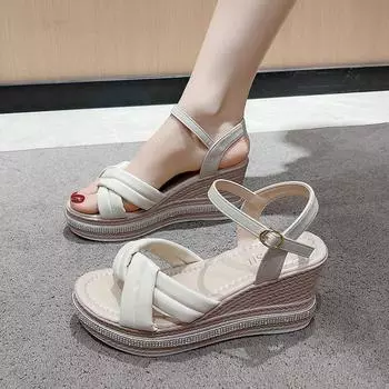 Лидер продаж, новые женские босоножки на танкетке, Нескользящие летние однотонные уличные модные женские сандалии с ремешком на щиколотке со стразами 35