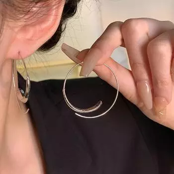 Лидер продаж, преувеличенные универсальные темпераментные серьги с металлическим ощущением, большие круглые серьги для женщин 1 pair