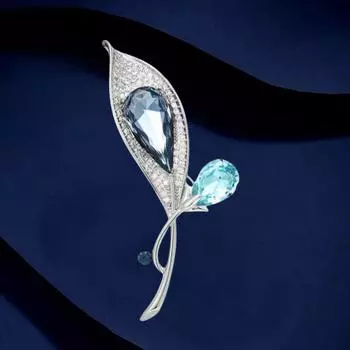 Light Luxury Cold Wind Design Sense Elegant And Exquisite Calla Lily Coat Brooch Anti-Light Corsage Versatile Clothing Accessories Electroplated real gold серебряный