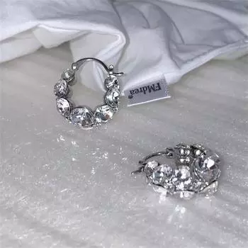 Light luxury, extravagant, high-end full diamond zircon earrings, women s simple fashion ins wind earrings, niche design earrings copper