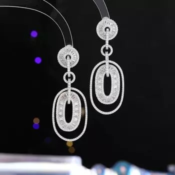 Light luxury fashion banquet dress with earrings, high-end heavy industry long geometric earrings, personalized versatile earrings