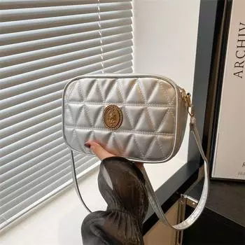 Light luxury fashion simple armpit small square bag 2024 autumn new casual small fragrant wind diamond one shoulder messenger bag чёрный