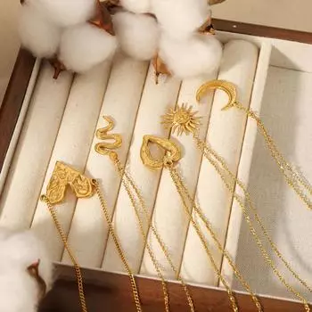 Light Luxury Love Necklace 18K Gold Stainless Steel Sun Moon Snake Collarbone Chain Premium Sense Necklace Women