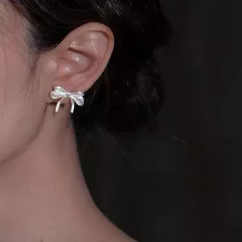 Light Luxury Texture Matte Bow Stud Earrings Women S Retro Niche Fashion Trend Elegant Temperament Versatile Earrings Earrings