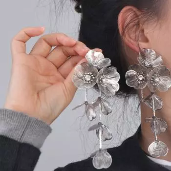 Light Luxury Women Earrings Exaggerated Stud Earrings Big Flower Long Tassel Earrings Daily Wear серебряный