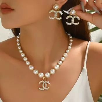 Light luxury women s necklace set, geometric c-set diamond design earrings, long pearl chain.