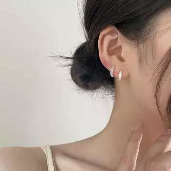 Light luxury zircon circle earrings women s niche ins style 925 sterling silver high-end temperament ear buckle fashion 925 silver