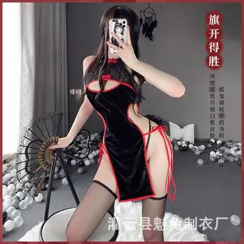 Линь Линтинг - это весело, элегантный бархатный ципао в стиле ретро-Китайской Республики, страстный и сексуальный соблазн с разрезом по бокам Average size