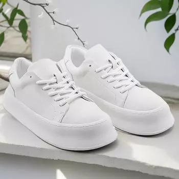 Little white shoes men s 2025 new muffin shoes high-end men s shoes versatile thick baseplate shoes ins trendy sports and leisure shoes 38