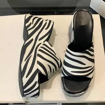 Liyke Летняя мода Открытый носок Платформа танкетка Тапочки для женщин Высокий каблук Дизайнерские шлепанцы Обувь Женские сандалии Zapatos Mujer 35