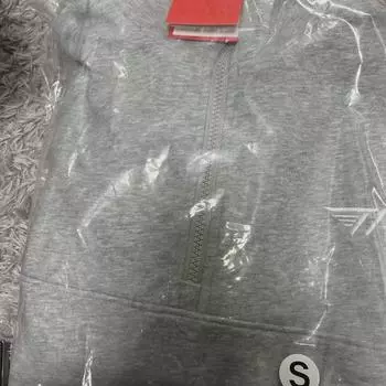Логотип T1 Совершенно новый продукт