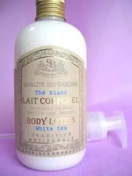 Лосьон для тела Santal et Body Lotion White Tea 250 мл Увлажняющий и увлажняющий уход Натуральный аромат от Grasse Provence Beaut [Французская классика] / /