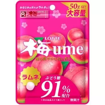 LOTTE Ume Ramune 50 г Сливовая жевательная резинка Ramune была обновлена с освежающим вкусом, сохранив при этом свой Сливовая жевательная резинка Ramune была обновлена с освежающим 1