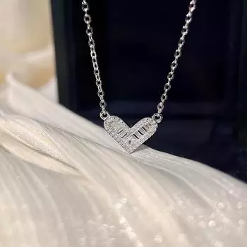 Love Necklace Female Summer Niche Design Sense Ins Wind Collarbone Chain Heart-shaped Pendant Korean Version Light Luxury Stainless Steel Neck Chain