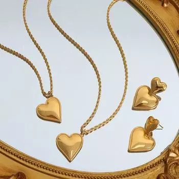 Ожерелье с подвеской «Любовь» Серьги-гвоздики в форме персикового сердца из титановой стали с 18-каратным золотом Маленькая фея Темперамент Универсальная ключичная цепочка для девочки